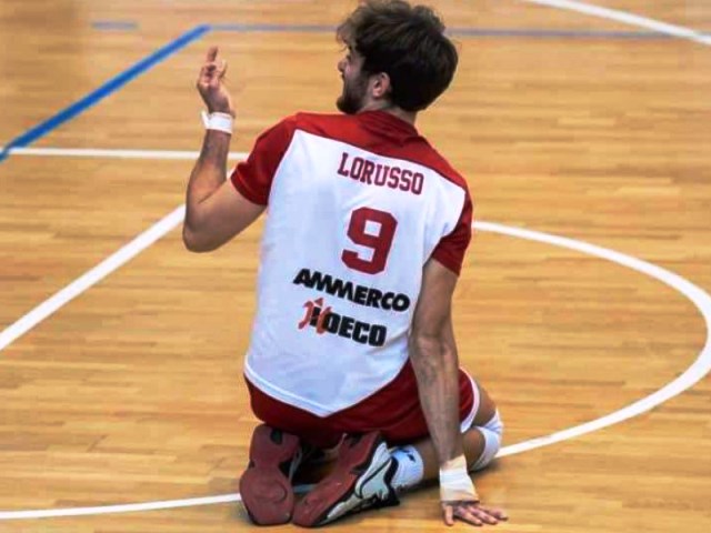 LO SCHIACCIATORE MOLFETTESE LUCA LORUSSO CONFERMATO NELLA PROSSIMA STAGIONE DALLA PALLAVOLO MOLFETTA