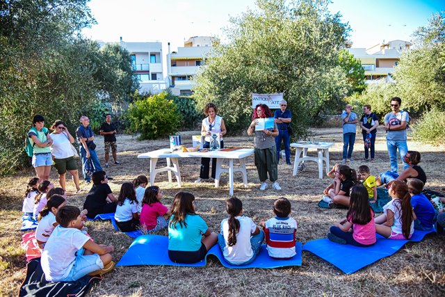 I LABORATORI ITINERANTI DI MOLFETTA CITY LAB. SI SONO CONCLUSI NELLO SCORSO WEEKEND CON I DUE APPUNTAMENTI ARMONIOSE RIUNIONI E ABBRACCIO