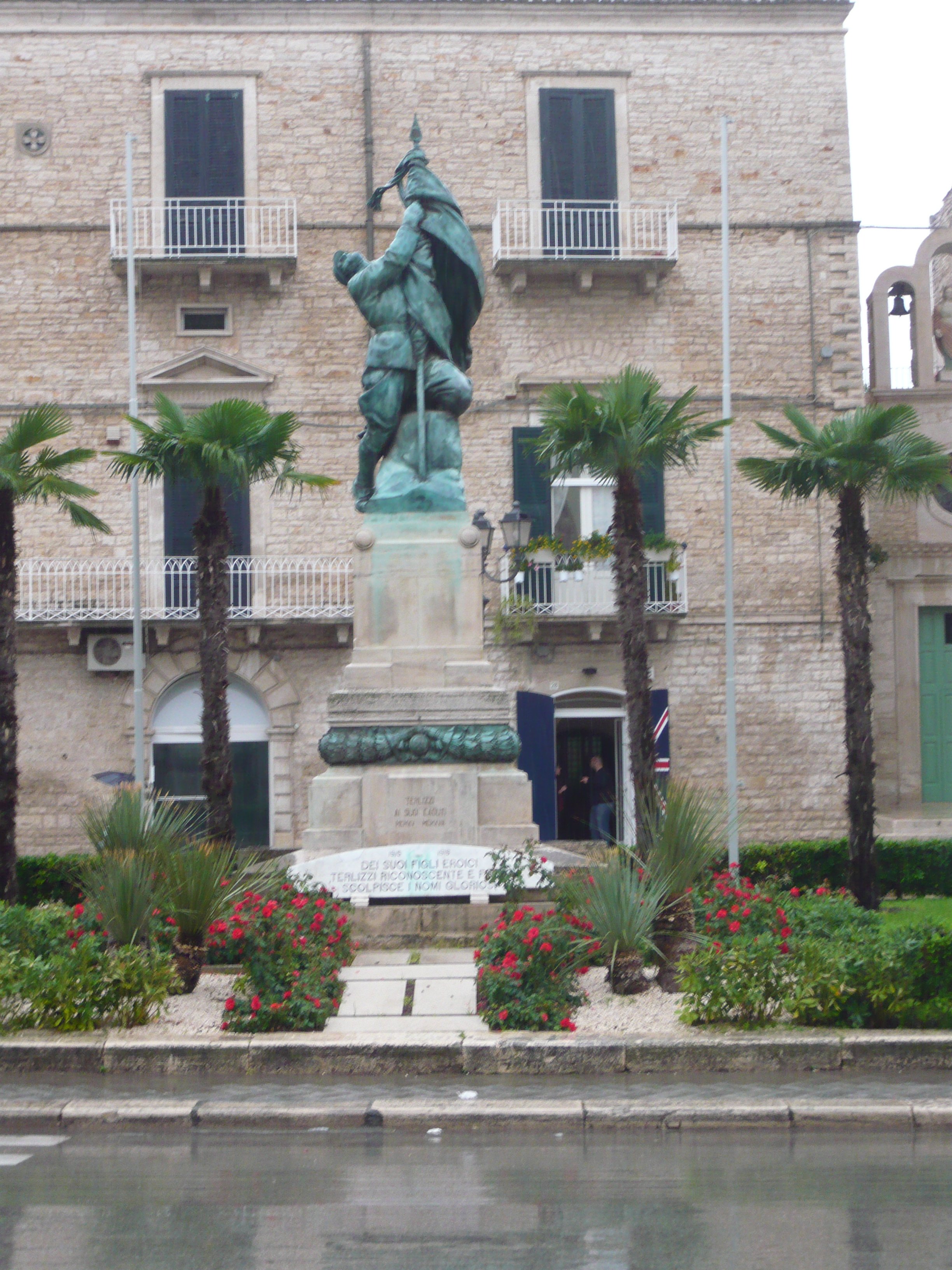 A TERLIZZI SI FESTEGGIANO I 100 ANNI DEL MONUMENTO AI CADUTI DEL MOLFETTESE GIULIO COZZOLI