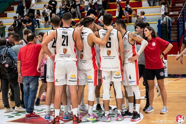 TRASFERTA A CORATO PER LA PAVIMARO MOLFETTA CONTRO LA FORMAZIONE DELLEX COACH ILARIO AZZOLLINI