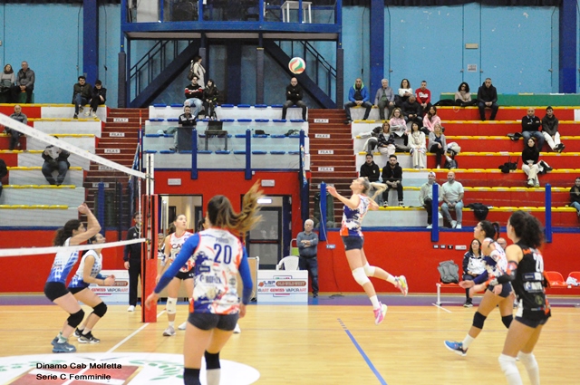 BIG MATCH PER LA DINAMO CAB MOLFETTA NEL CAMPIONATO DI PALLAVOLO FEMMINILE DI SERIE C CONTRO LASEM VOLLEY BARI