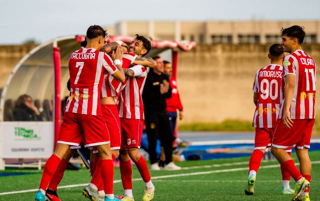 LA MOLFETTA CALCIO TRAVOLGE IL REAL SITI CON UN PUNTEGGIO TENNISTICO