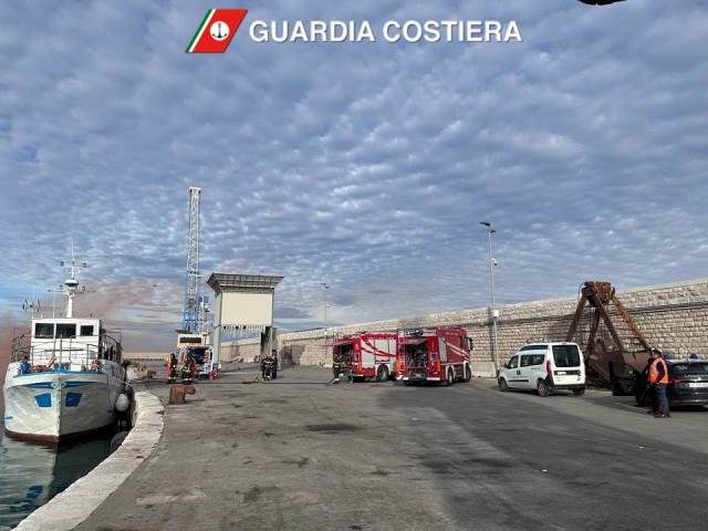 ESERCITAZIONE ANTINCENDIO NEL PORTO DI MOLFETTA, MARTED 12 DICEMBRE, COORDINATA DALLA CAPITANERIA DI PORTO  GUARDIA COSTIERA