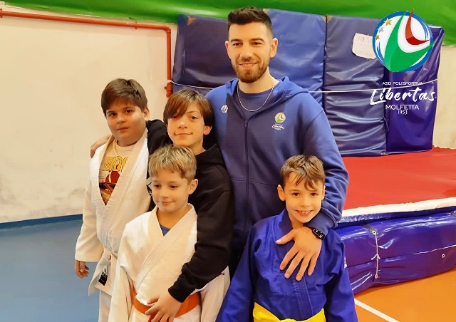 PROSEGUONO, ANCHE IN QUESTO PERIODO DI FESTA, LE ATTIVIT DI JUDO, KARATE E LOTTA LIBERA DELLA POLISPORTIVA LIBERTAS MOLFETTA