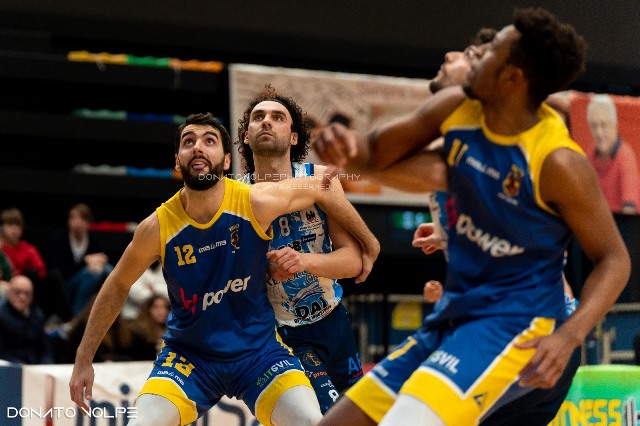 ALLA DAI OPTICAL VIRTUS BASKET MOLFETTA NON RIESCE L'IMPRESA DI VINCERE IN QUEL DI ANGRI