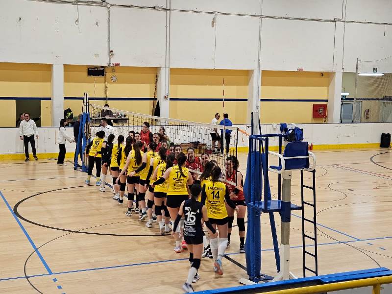 LASDAM PEGASO 93 MOLFETTA SFIORA LIMPRESA. LA CAPOLISTA A.S.D. VOLLEY BARLETTA SI IMPONE AL TIEBREAK AL TERMINE DI UNA PARTITA MOLTO COMBATTUTA