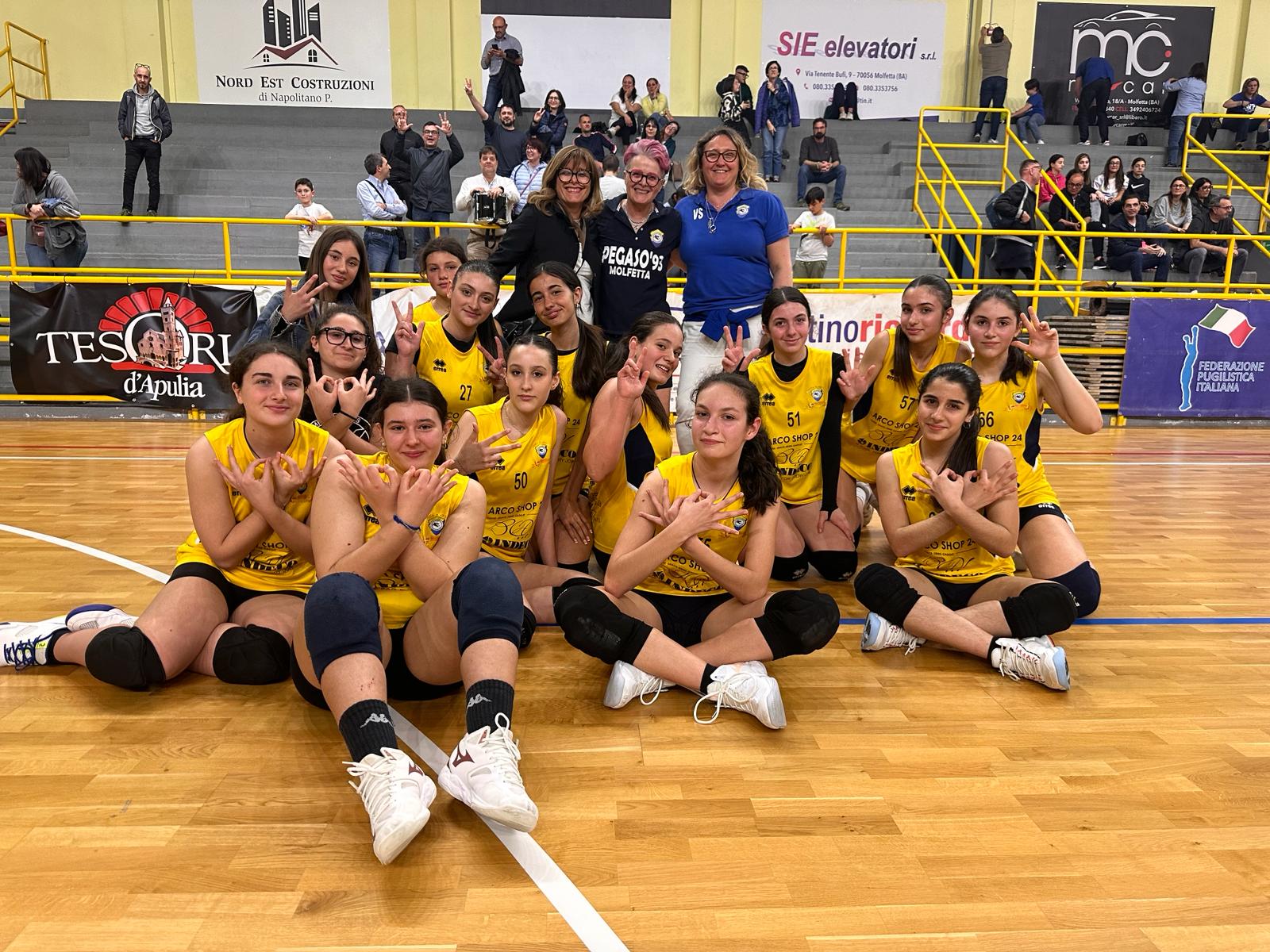 VITTORIA DELLUNDER 14 DELLASDAM PEGASO 93 MOLFETTA NELLA GARA DI ANDATA DEI QUARTI DI FINALE DELLA FASE REGIONALE CONTRO LA.S.D. AMATORI VOLLEY PULSANO