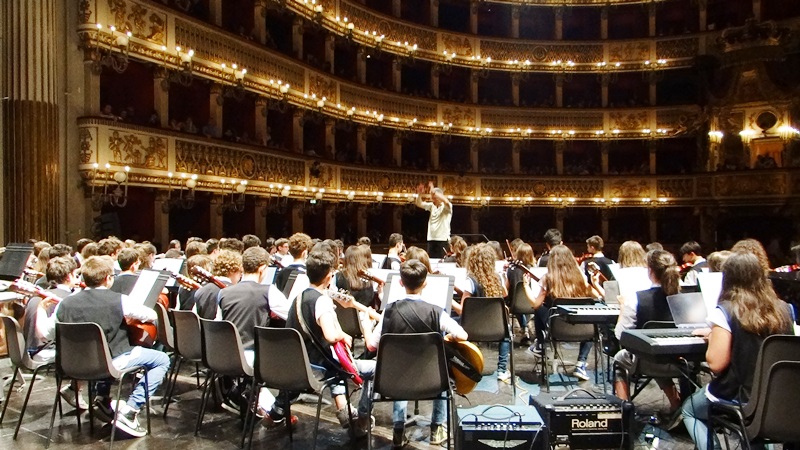 LA SAVIORCHESTRA DELLISTITUTO COMPRENSIVO SCARDIGNO-SAVIO DI MOLFETTA TERR UN CONCERTO IN CATTEDRALE, LUNED 3 GIUGNO