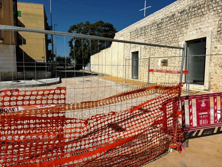 VIALE DEI CROCIATI E VIA MININNI CHIUSE AL TRAFFICO AUTOMOBILISTICO IN QUESTI GIORNI. PER ACCEDERE ALLA BASILICA DELLA MADONNA DEI MARTIRI PROCEDERE DALLA ROTONDA SU VIA BISCEGLIE