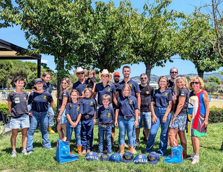 ALLA XVIII EDIZIONE DELLE PONYADI, NEL REINING,  IL TEAM PUGLIA, GUIDATO DALLA MOLFETTESE CATERINA MINERVINI DELLA MACCHIA DEGLI ESPERTI, CONQUISTA LA MEDAGLIA DI BRONZO