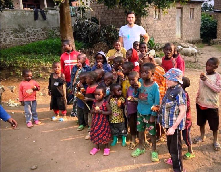 PARTE UN BEL PROGETTO DI SOLIDARIET PER SUPPORTARE A DISTANZA GLI STUDENTI-ATLETI DEL RWANDA NELLA SCUOLA DI BUSASAMANA: UN EURO PER OGNI PUNTO