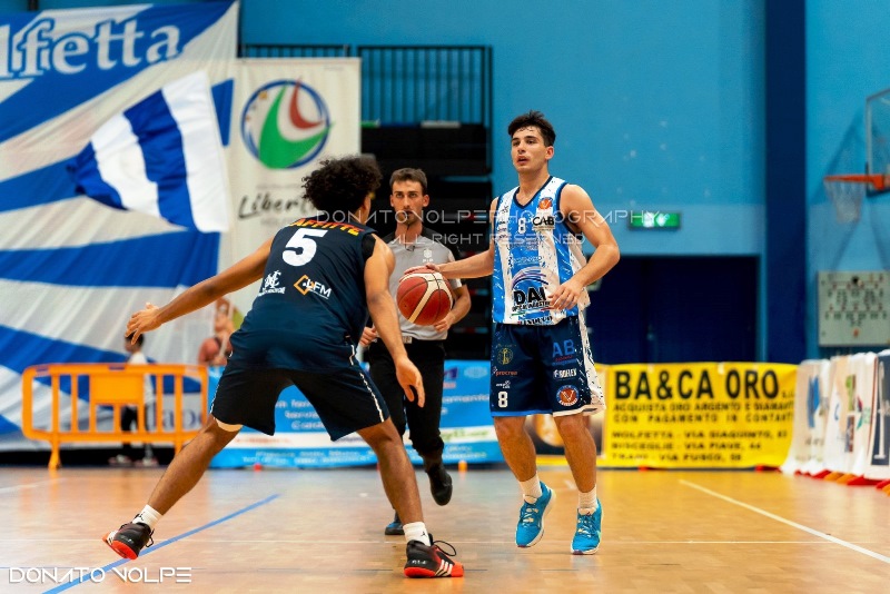 SI GIOCA AL PALAPOLI LA SESTA GIORNATA DEL CAMPIONATO DI SERIE B INTERREGIONALE TRA DAI OPTICAL VIRTUS BASKET MOLFETTA E CUS JONICO BASKET TARANTO