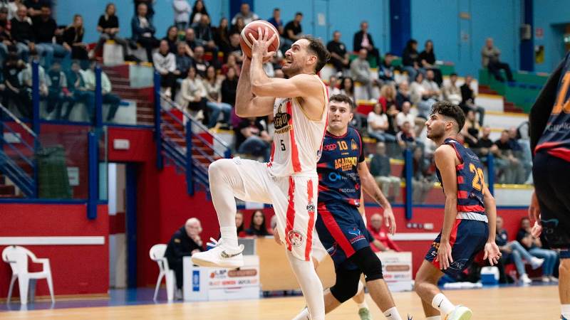 BIG MATCH AL PALAPOLI PER LA CLEAN UP MOLFETTA CHE AFFRONTA LA CAPOLISTA IMBATTUTA BASKET FRANCAVILLA