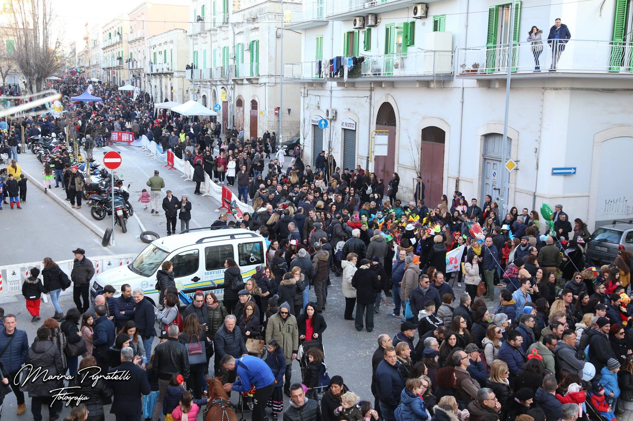 NON CI RESTA CHE PIANGERE..... IL CARNEVALE AFFIDATO PER UNA GIORNATA AD UNA AZIENDA DI FUORI MOLFETTA