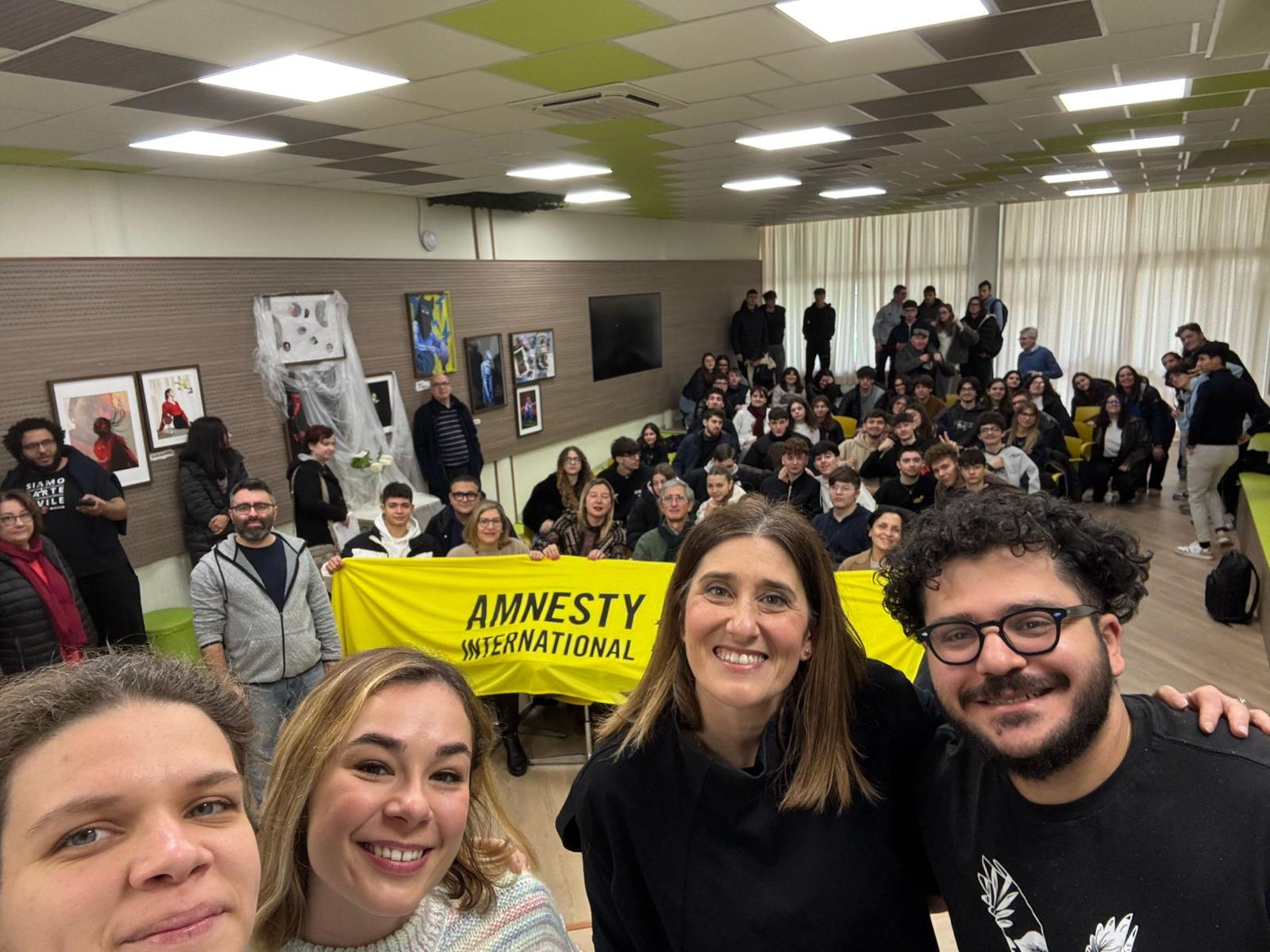 PATRICK ZAKI AI RAGAZZI DEL FERRARIS DI MOLFETTA: LEGGETE, STUDIATE MA SOPRATTUTTO SEGUITE LE VOSTRE PASSIONI, SENZA MAI FARVI INFLUENZARE NELLE SCELTE