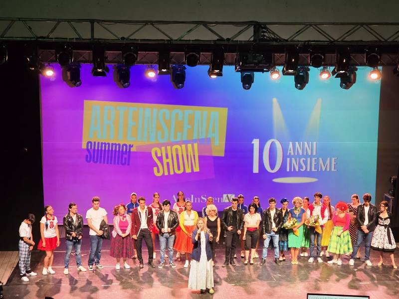 GRANDE SUCCESSO PER GLI ALLIEVI DELLACCADEMIA DI TEATRO E MUSICAL ARTEINSCENA CON LO SPETTACOLO DANCE WITH ME