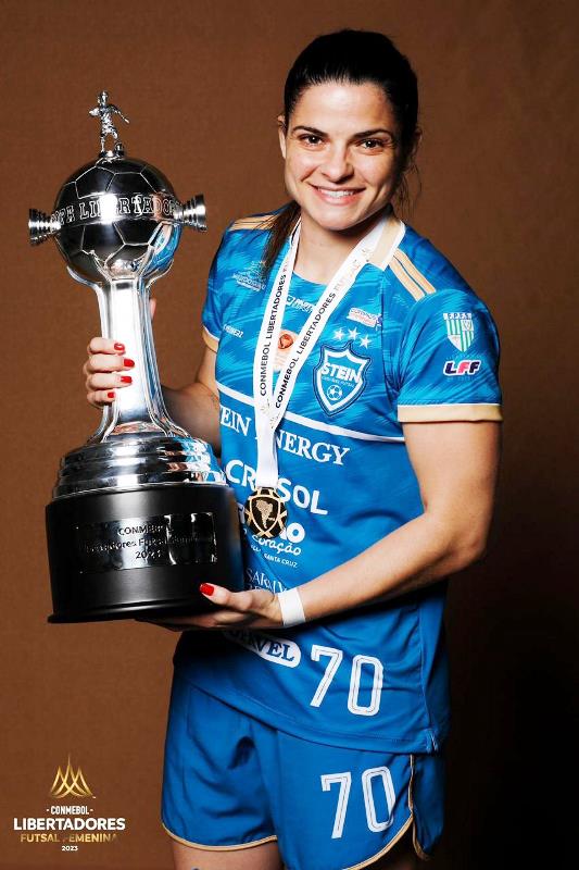 COLPO DI FUTSALMERCATO PER LA FEMMINILE MOLFETTA: LA BRASILIANA KAL  BIANCOROSSA