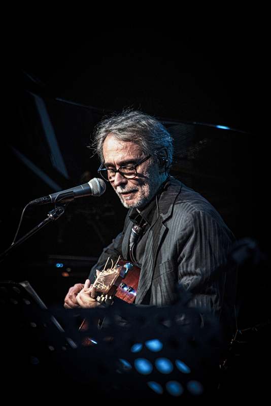 VENERD 3 OTTOBRE LA FONDAZIONE VALENTE PER LA RASSEGNA WAVES 25  PRESENTA IL CONCERTO DI NINO BUONOCORE CON I SUOI GRANDI SUCCESSI IN VERSIONE JAZZ