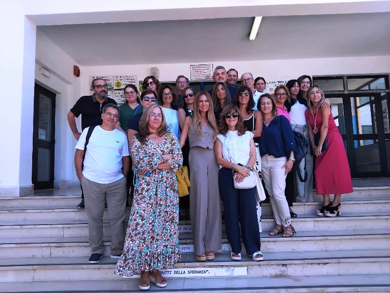 UN NUOVO INIZIO PER L IISS MONS. A. BELLO  G.  SALVEMINI