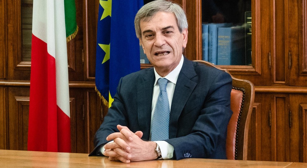 BUON LAVORO DOTTOR ARMANDO GRADONE. LA CITTA' SI ASPETTA MOLTO DA LEI.