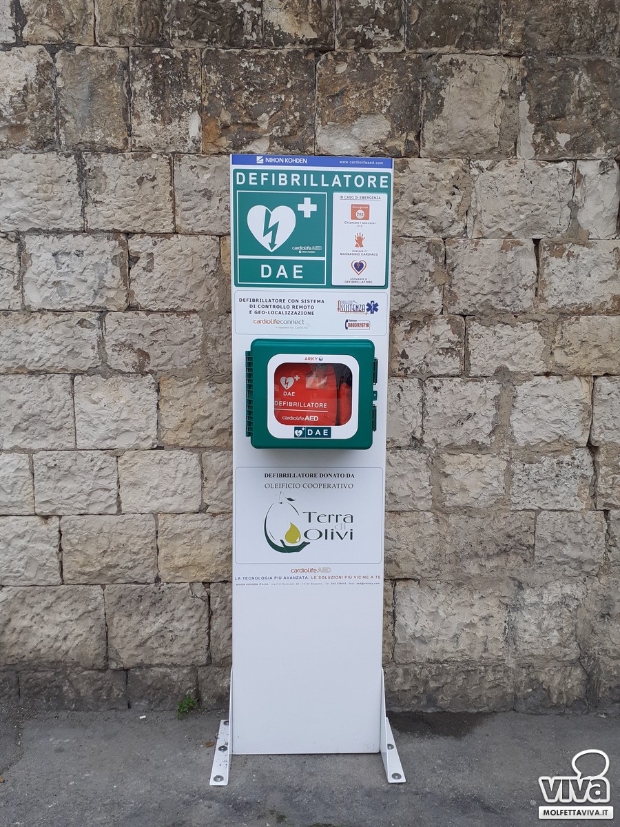 E' STATO BENEDETTO IL NUOVO DEFIBRILLATORE IN MEMORIA DI DON GINO SAMARELLI 