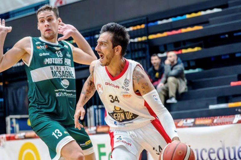 SI GIOCA VENERD 12 DICEMBRE, AL PALAPOLI, LANTICIPO DELLUNDICESIMA GIORNATA DEL CAMPIONATO DI SERIE C INTERREGIONALE TRA CLEAN UP MOLFETTA E ASSI BRINDISI