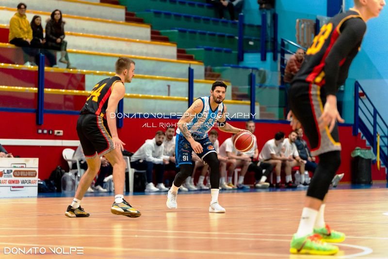 SI GIOCA IN TRASFERTA CONTRO LA DINAMO BASKET BRINDISI LULTIMA GARA DEL 2025 PER LA VIRTUS BASKET MOLFETTA