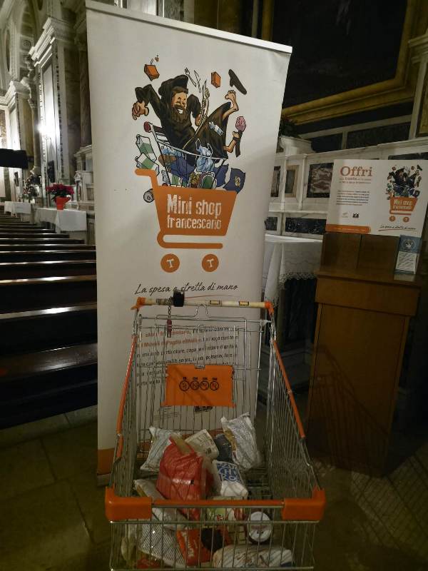IN QUESTI GIORNI DI FESTA SOSTENIAMO IL MINI SHOP FRANCESCANO, L�EMPORIO SOLIDALE, ALLA BASILICA DELLA MADONNA DEI MARTIRI