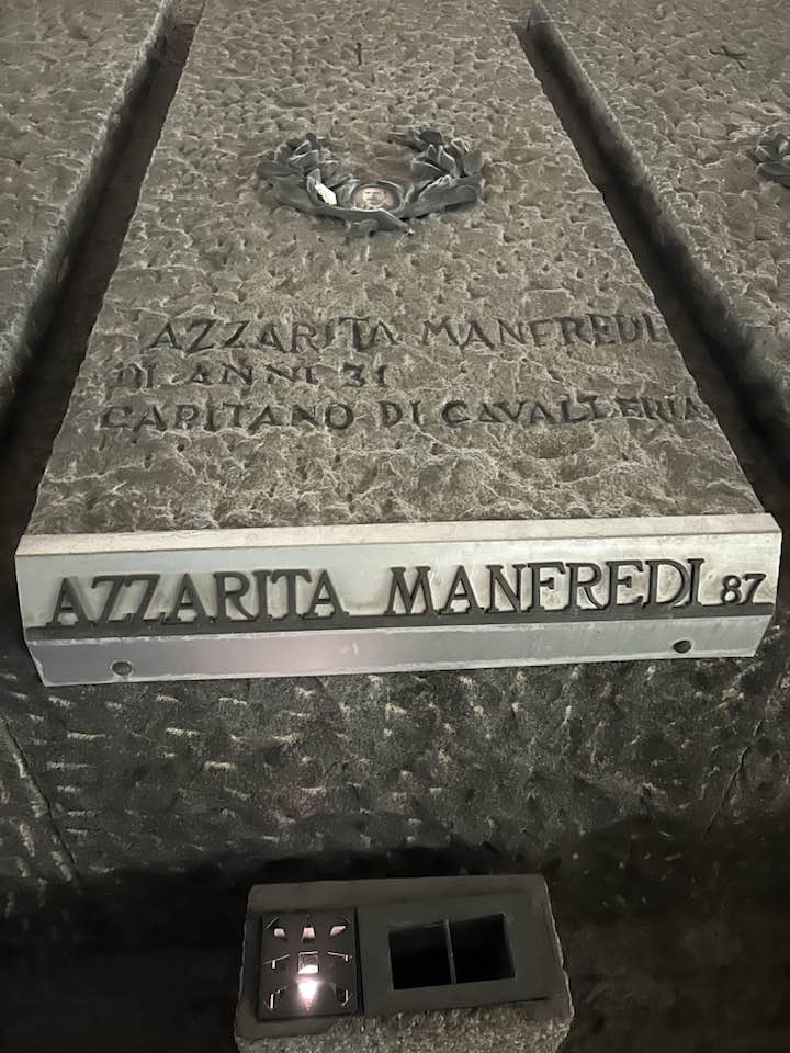 FOSSE ARDEATINE, 24 MARZO 1944. TRA LE 355 PERSONE FURONO UCCISE BARBARAMENTE DAI NAZISTI C'E' IL NOSTRO CAP. MANFREDI AZZARITA