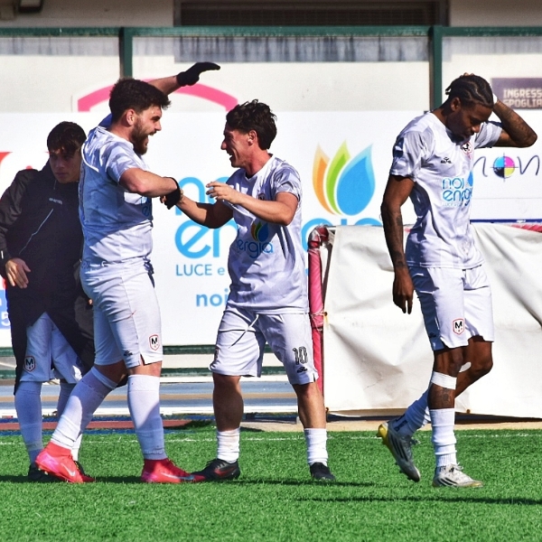 NEL CAMPIONATO DI CALCIO DI PROMOZIONE PUGLIESE � TEMPO DI DERBY TRA BORGOROSSO MOLFETTA E MOLFETTA CALCIO