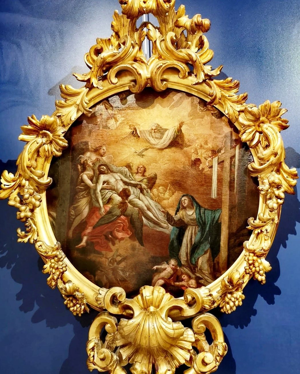 IL TONDO RAFFIGURANTE 