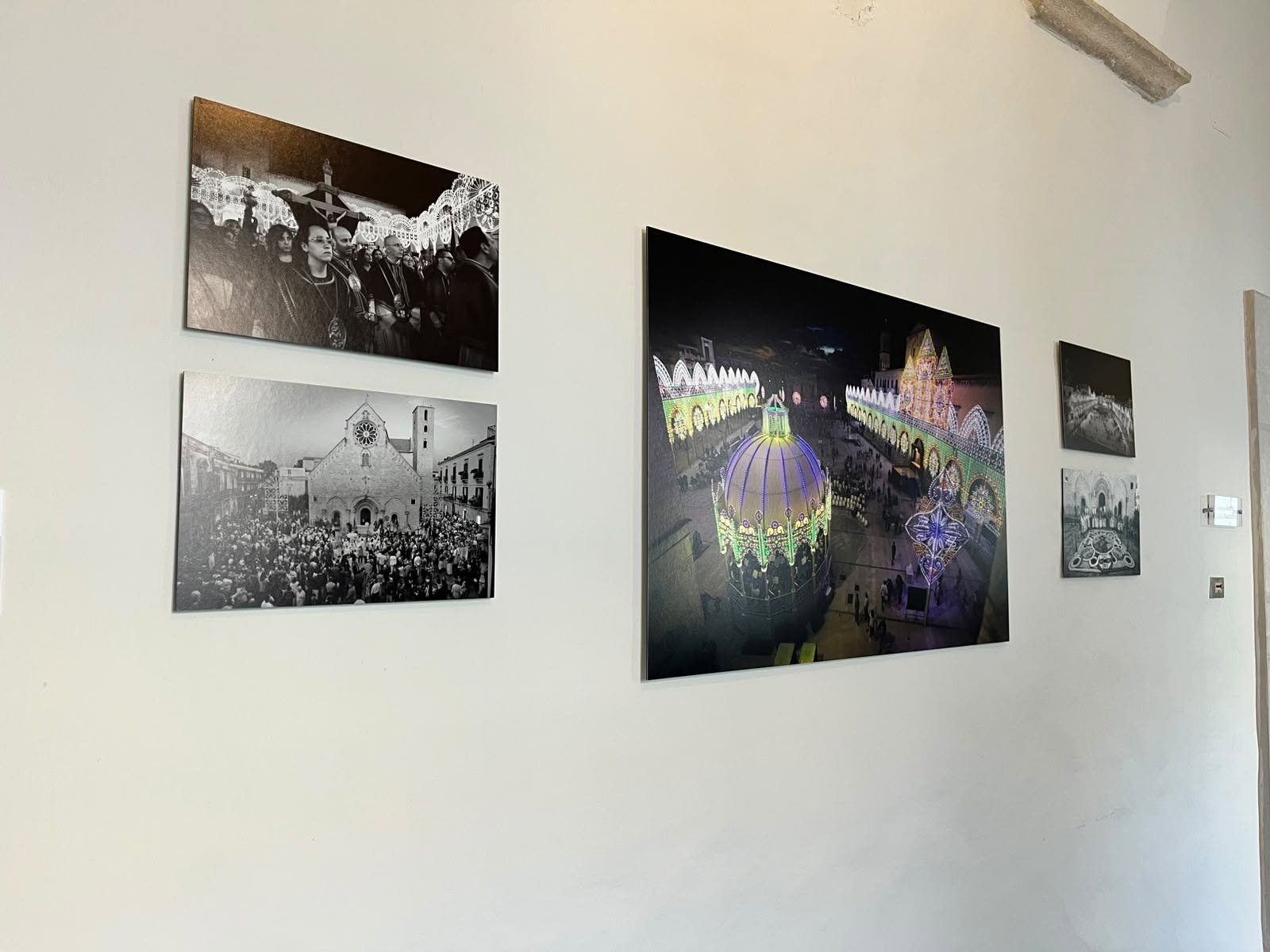 �IN SPEM PEREGRINANTES. COMUNIT� IN FESTA�. PRESSO IL MUSEO DIOCESANO DI MOLFETTA MOSTRA FOTOGRAFICA NELL'ANNO GIUBILARE 