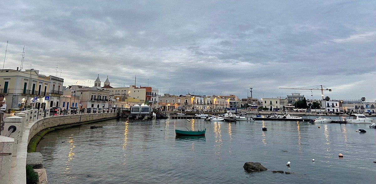 BARI RIAPRE IL WATERFRONT DI SANTO SPIRITO: RIQUALIFICAZIONE E PEDONALIZZAZIONE PER UNA NUOVA STAGIONE SUL MARE