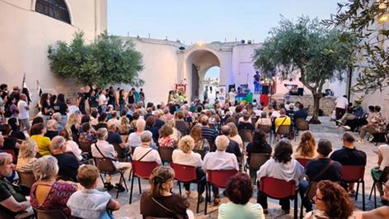 �ARENNE� IN DIALDETTO MOLFETTESE: IL VIDEOCLIP ORA ONLINE DOPO L�ANTEPRIMA ALLA FESTA DELLA MUSICA