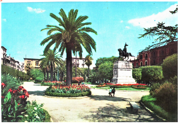 A BARI IN PIAZZA UMBERTO, RIPARTONO I LAVORI: MARCIAPIEDI IN PIETRA E RETE DI FOGNATURA BIANCA