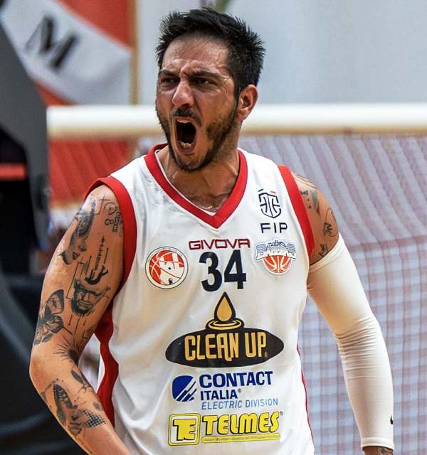 MICHELE ALTAMURA RINNOVA CON LA PALLACANESTRO MOLFETTA: ANCORA UN ANNO IN BIANCOROSSO