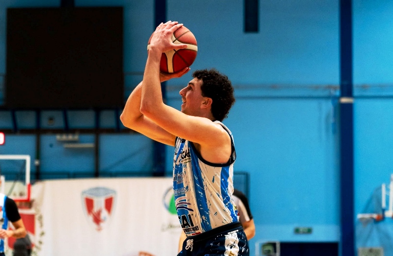 LA VIRTUS MOLFETTA LOTTA, MA A MESAGNE ARRIVA IL PRIMO KO