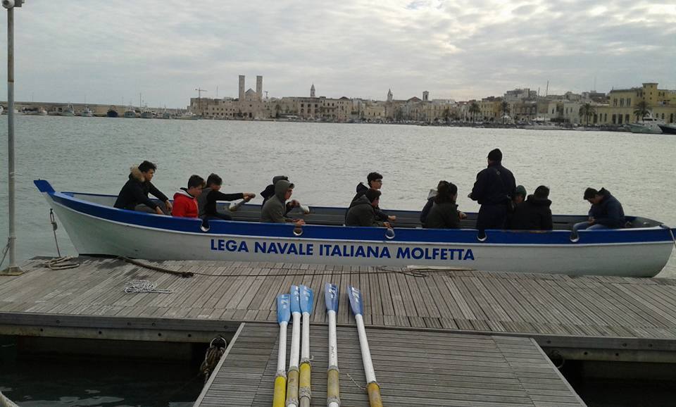 RISCOPRIAMO LA CULTURA DEL MARE: LISTITUTO TECNICO NAUTICO AMERIGO VESPUCCI PROMUOVE GARE DI VOGA E CANOA 