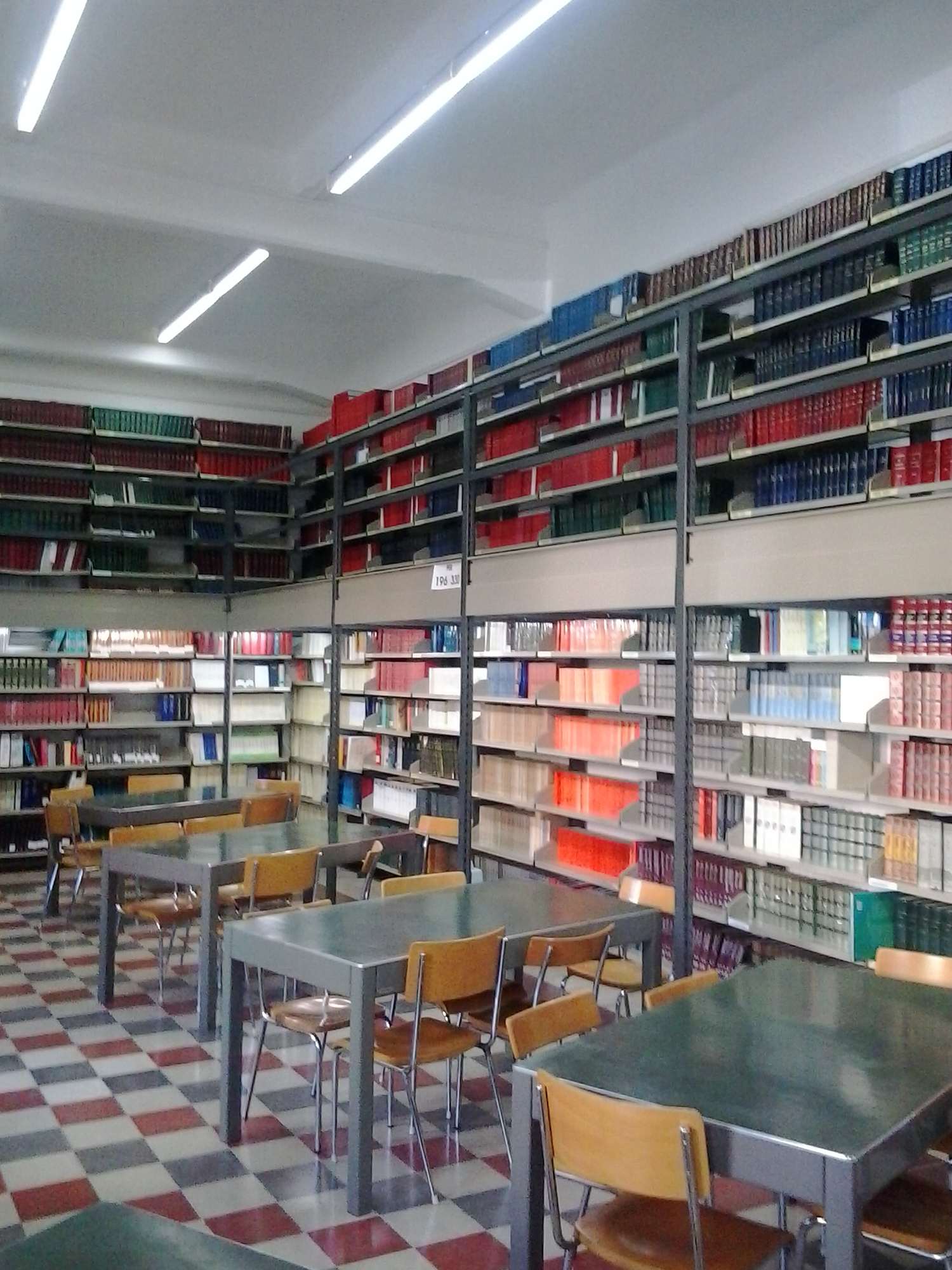 LA BIBLIOTECA DEL SEMINARIO REGIONALE INTITOLATA A SAN TOMMASO DAQUINO