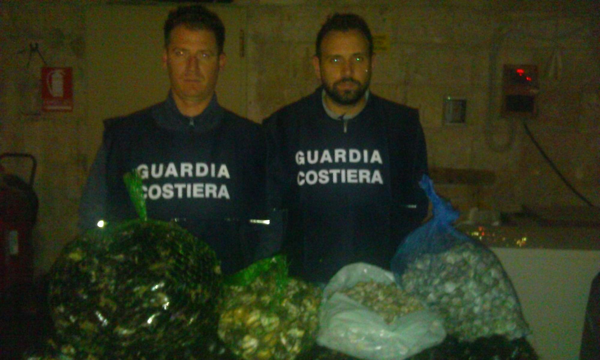 OPERAZIONE DEL PERSONALE MILITARE DELLA CAPITANERIA DI PORTO DI MOLFETTA CHE SEQUESTRA PRODOTTI ITTICI DI DUBBIA PROVENIENZA