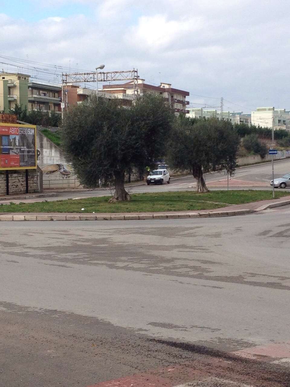 PRESTO LAVORI PER IL NUOVO RONDO' DI VIA RUVO CON APERTURA DELLA STRADA CHE COSTEGGIA IL POLIVALENTE