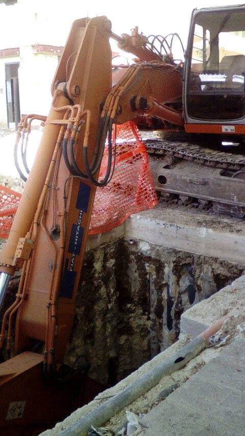 STAZIONE FERROVIARIA DI MOLFETTA NUOVO LOOK: ASCENSORI E MARCIAPIEDI PIU ALTI MENTRE IL PARCHEGGIO COMUNALE SONNECCHIA