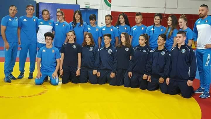 IL LOTTATORE MOLFETTESE FRANCESCO PALOMBA CON LA MAGLIA DELLA NAZIONALE ITALIANA CONQUISTA IL TERZO POSTO AL  TORNEO INTERNAZIONALE DI CLUJ IN ROMANIA