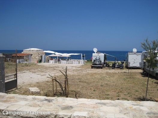 IL POPOLO DEI CAMPERISTI A MOLFETTA E STRANIERO