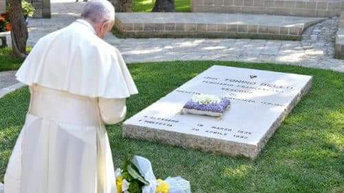 A PIEDI DA GIOVINAZZO AD ALESSANO PER RICORDARE I 36 ANNI DELL'ORDINAZIONE DI DON TONINO BELLO