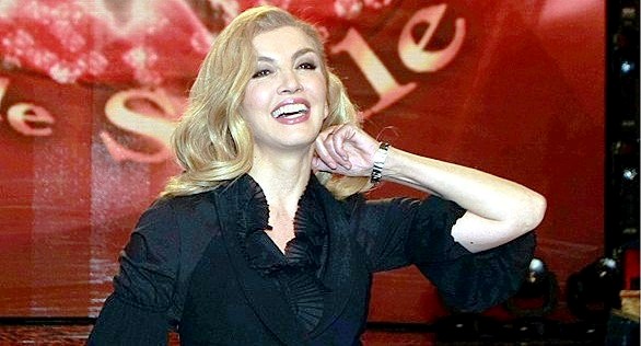 MILLY CARLUCCI A MOLFETTA CON IL SUO BALLANDO TRA LE STESSE L'1 E IL 2 DICEMBRE