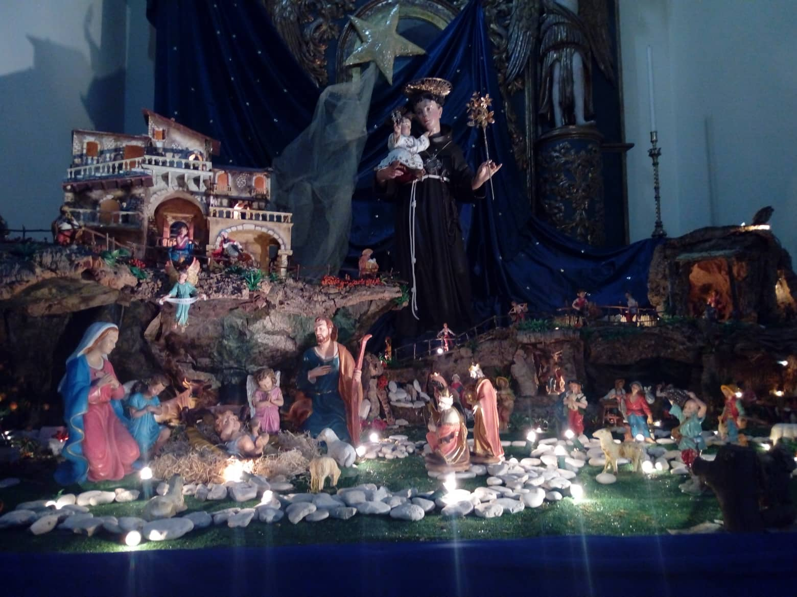 UN PRESEPE TUTTO SPECIALE: SANT'ANTONIO INSERITO NEL PRESEPE ALLA CHIESA DI S. ANDREA