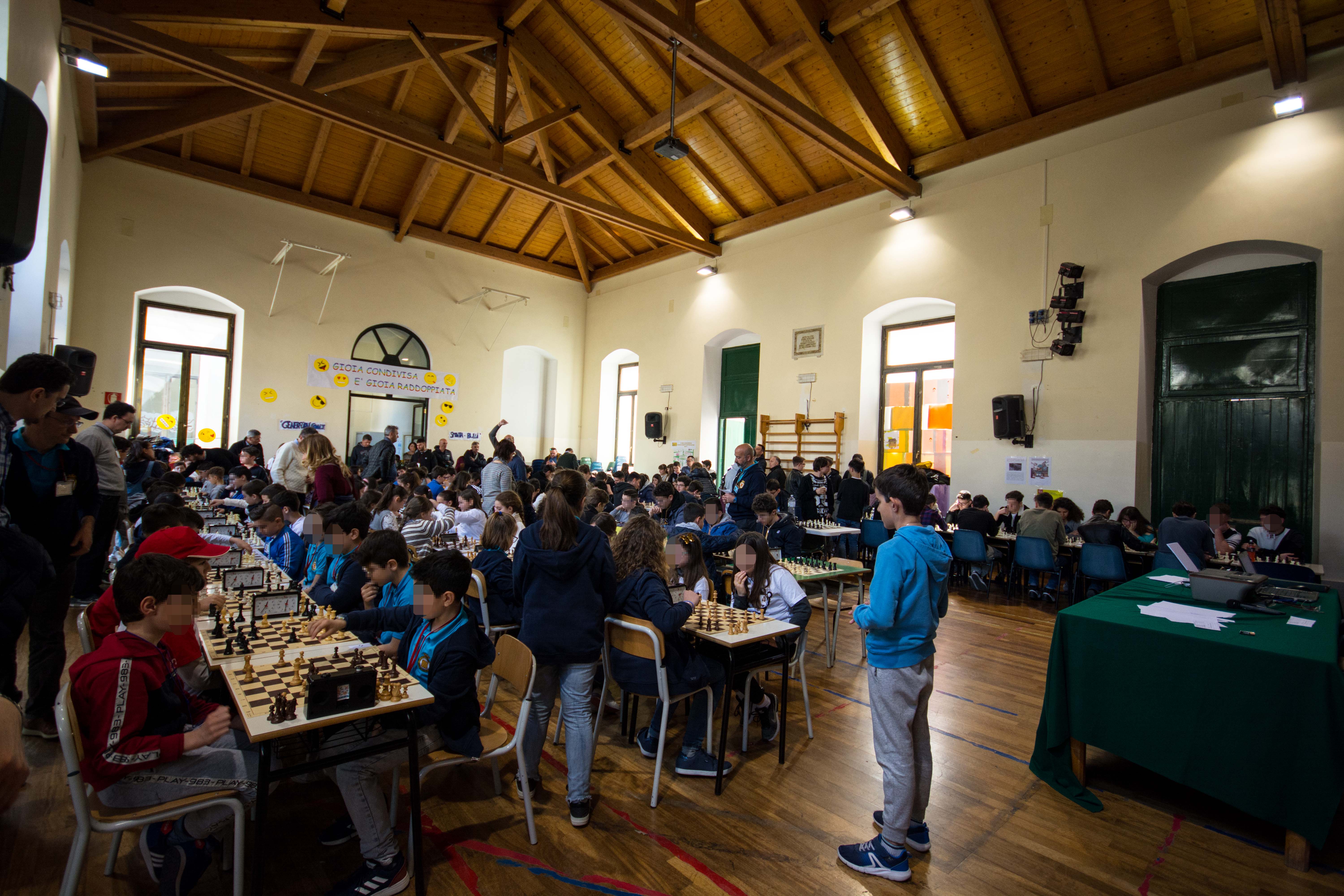 DUE SQUADRE DI STUDENTI DI MOLFETTA, SI SONO QUALIFICATE PER LA FASE REGIONALE DEL TROFEO SCACCHI SCUOLA