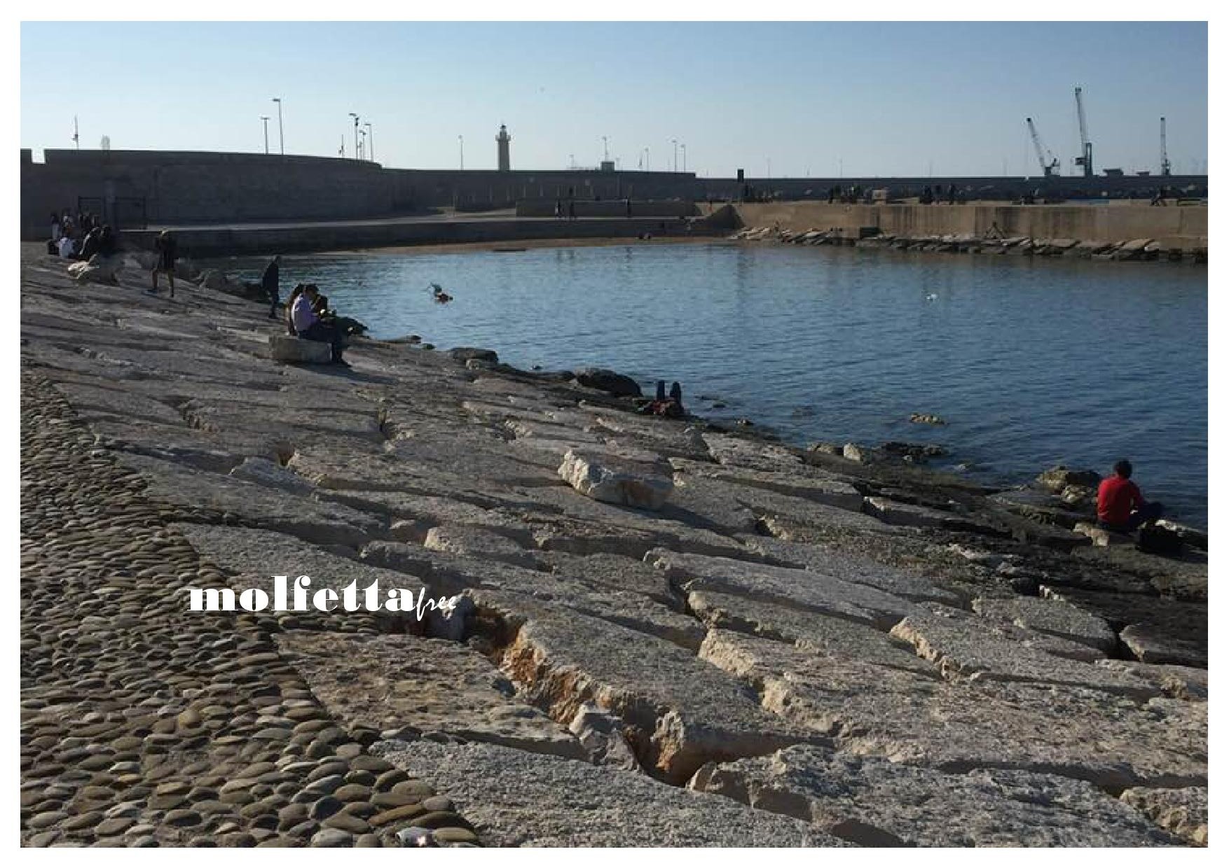 QUELLA PEDANA PER DISABILI RIMASTA TUTTO L'INVERNO SULLA SPIAGGIA DI CALA S. ANDREA