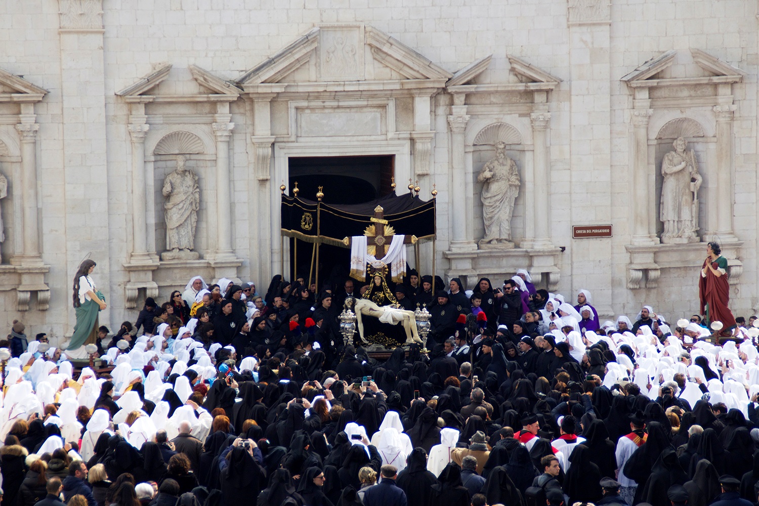 SI INAUGURA SABATO 13 APRILE A MOLFETTA PRESSO IL MUSEO DIOCESANO LA MOSTRA FOTOGRAFICA PLENILUNIO DI PRIMAVERA